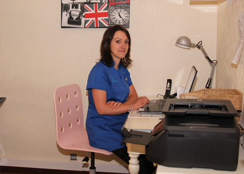 Julie, assistante du Dr Vanhoeck